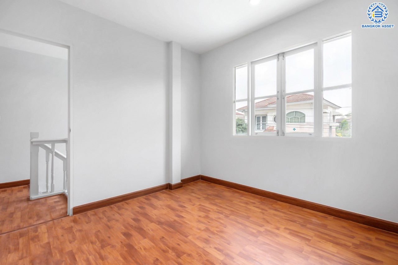 บ้านมือสองตกแต่งใหม่ แบรนด์ LH ม.ชัยพฤกษ์ บางใหญ่-เซ็นทรัลเวสต์เกต ตอบโจทย์ทุกการอยู่อาศัย เนื้อที่ 56.4 ตร.ว. ฟังก์ชัน 3 ห้องนอน 2 ห้องน้ำ 2 ที่จอดรถ บนทำเลดีที่สุด! ใกล้เซ็นทรัลเวสต์เกต ทางด่วน "กาญจนาภิเษก" และเพียง 10 นาที ถึง MRT "สถานีคลองบางไผ่"